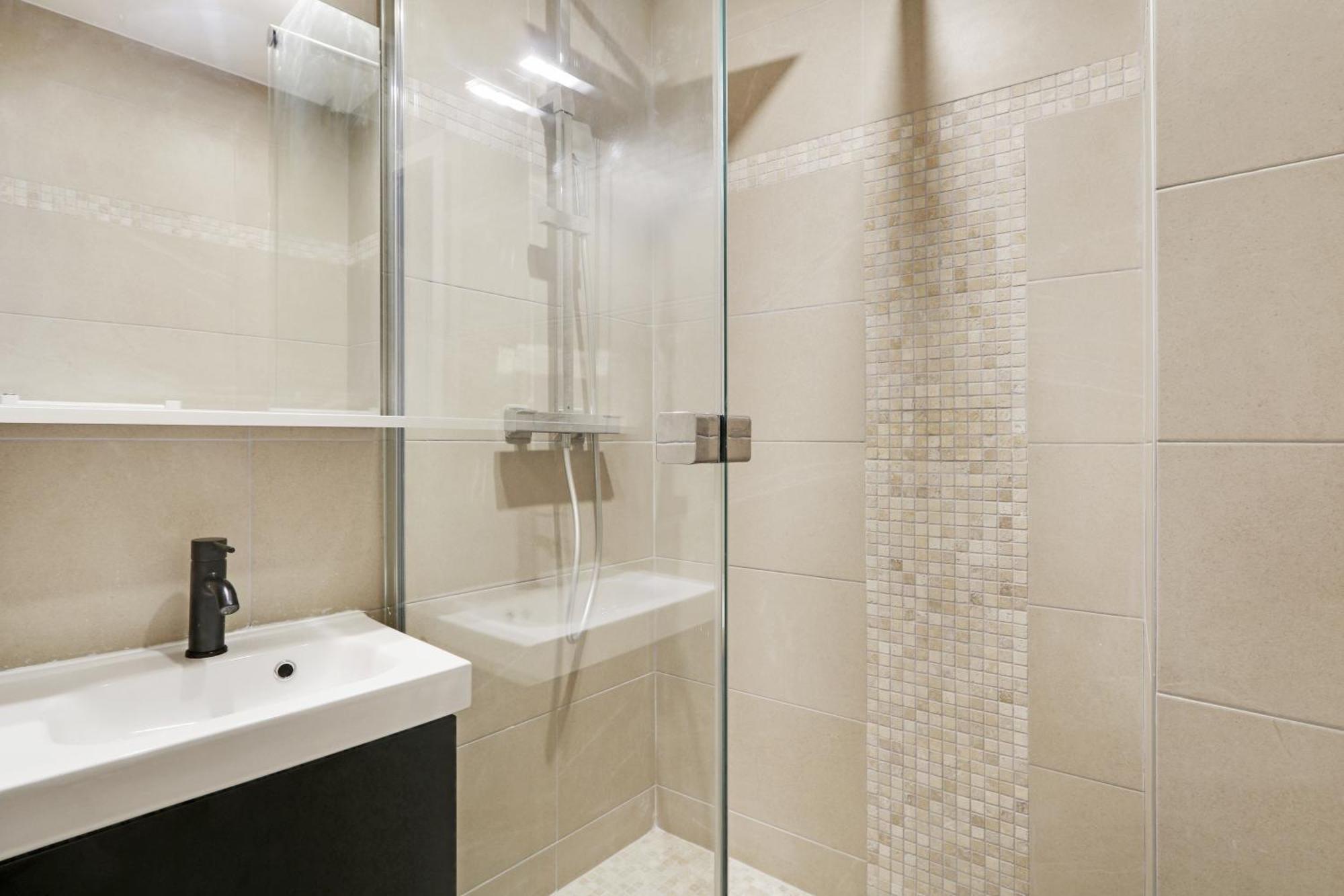 Pick A Flat'S Apartments In Saint-Lazare - Rue De Londres Париж Екстериор снимка